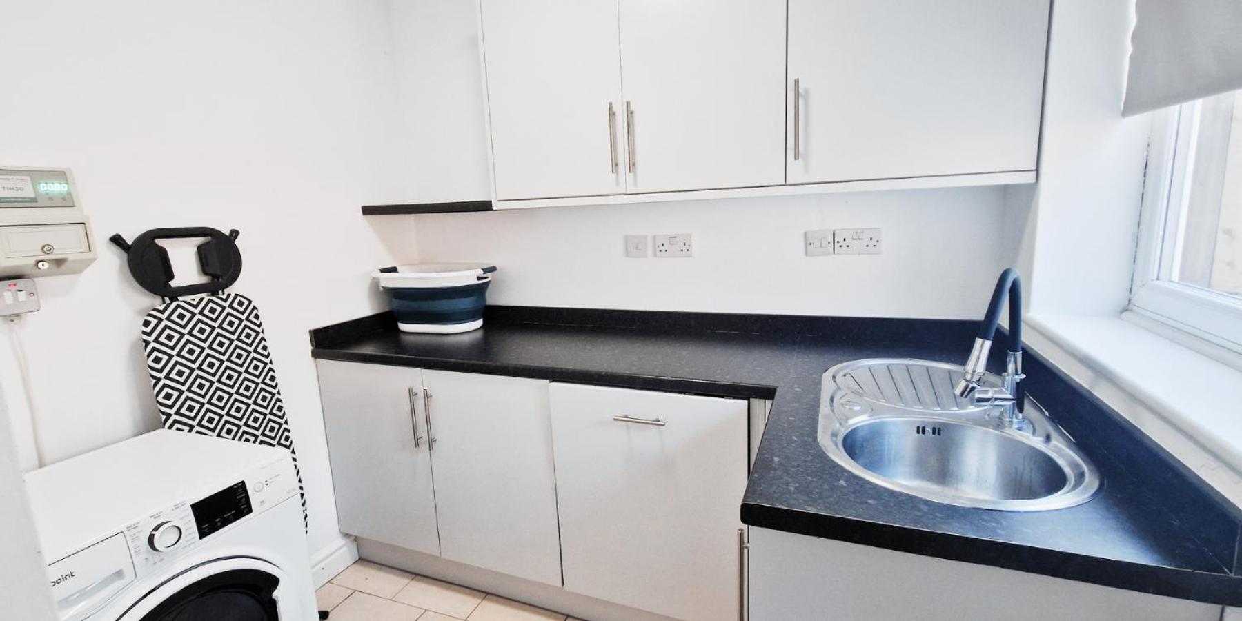 Single Room In Modern House Near นอตติงแฮม ภายนอก รูปภาพ